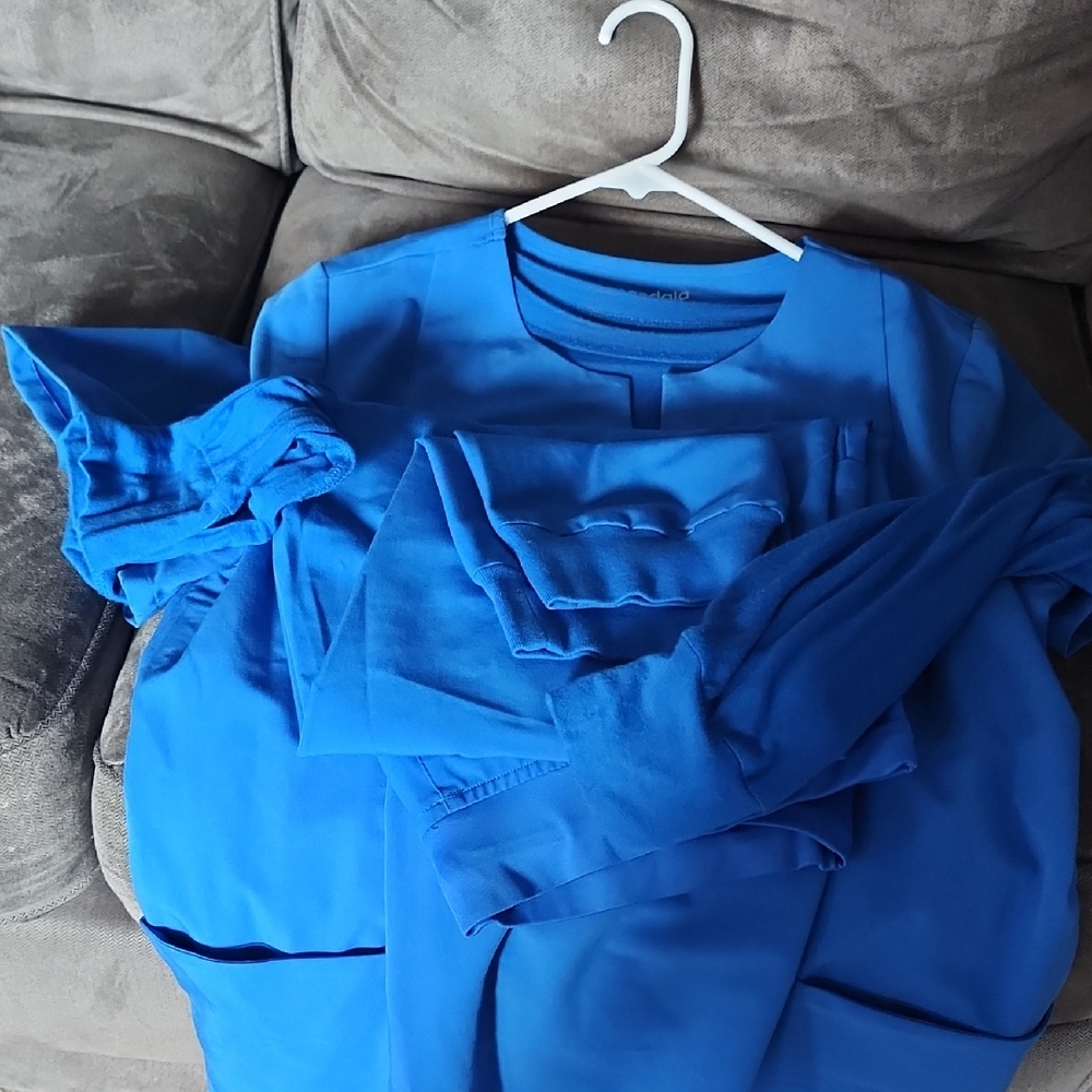 Women’s Stretch Crew Neck Top in Bright Blue
